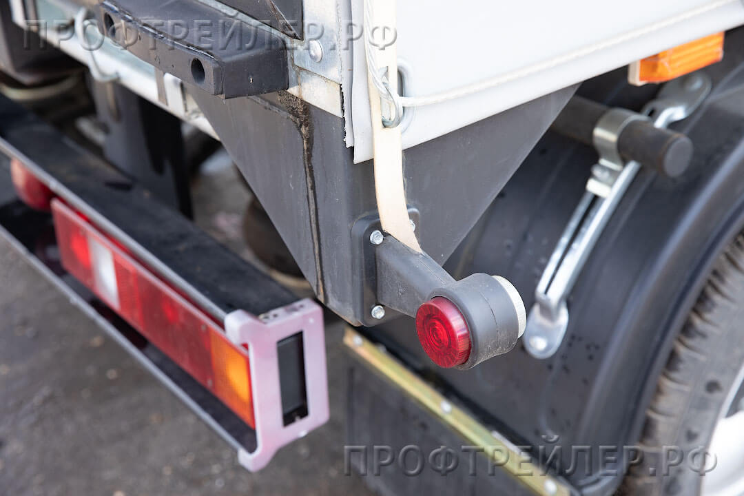 images/sladery/57_3/28_O2-trailer-with-turntable.jpg